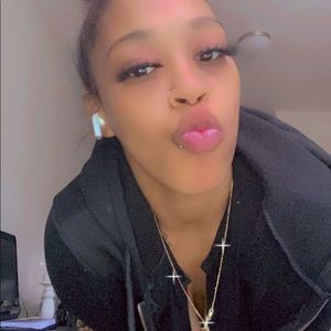 Meet your Posher, Lakenya